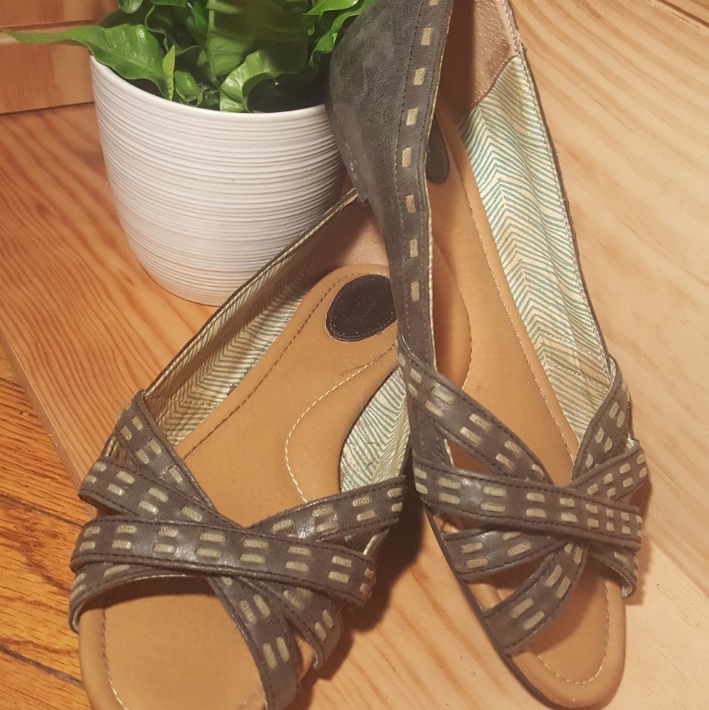 Fossil Peep Toe Leather Flats SZ 8